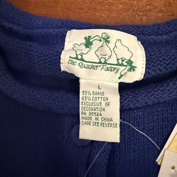 Quacker Factory Women Large Sweater Patriotic NWT USA‎ Flag Stars Button Covers - Picture 4 of 6